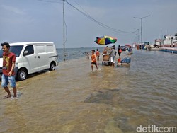Cegah Banjir, Sudin SDA Jakut Siapkan 8 Ribu Karung Pasir
