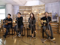 Asyiknya Neida, Orang Ketiga Hivi