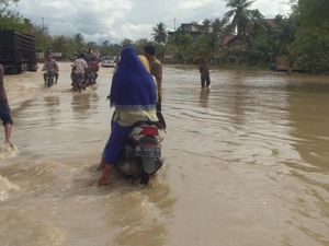 Dikepung Banjir, Warga di 4 Kecamatan Aceh Utara Mulai Mengungsi