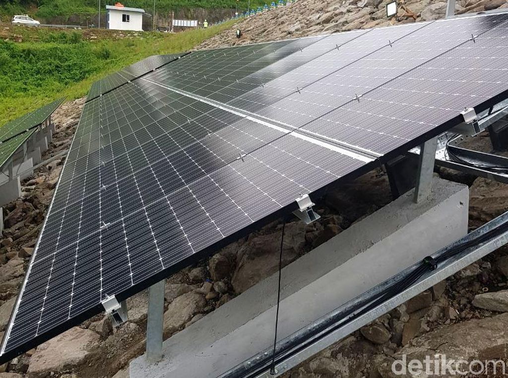 Bendungan Jatibarang Dipasangi Panel Surya Bendungan Jatibarang Dipasangi Panel Surya