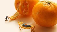 Keren! Seniman Ini Bikin Miniatur Tiap Hari dengan Objek Pisang hingga Jeruk