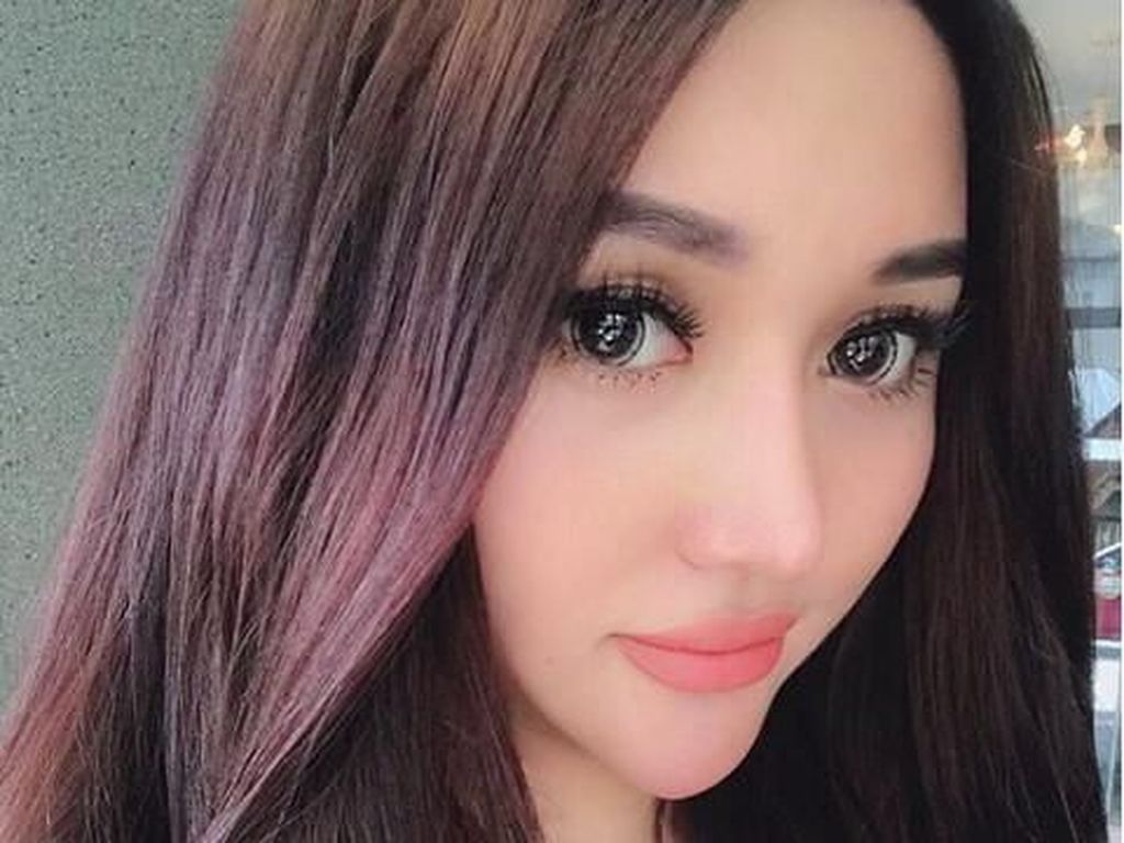 Gimana Nih, Lucinta Luna Ngaku Mirip Lisa BLACKPINK Gimana Nih, Lucinta Luna Ngaku Mirip Lisa BLACKPINK