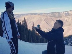 Beri Cincin Rp 27 M, Tunangan Paris Hilton Ternyata Pernah Jadi Homeless