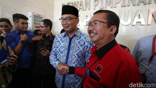 Salaman Ridwan Kamil dengan Elite PDIP di Markas Banteng