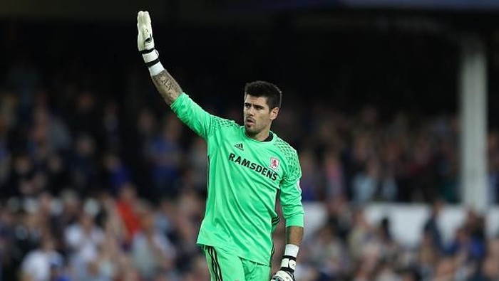 LIVERPOOL, ENGLAND - SEPTEMBER 17:  Victor Valdes of Middlesbrough during the Premier League match between Everton and Middlesbrough at Goodison Park on September 17, 2016 in Liverpool, England. (Photo by Lynne Cameron/Getty Images)