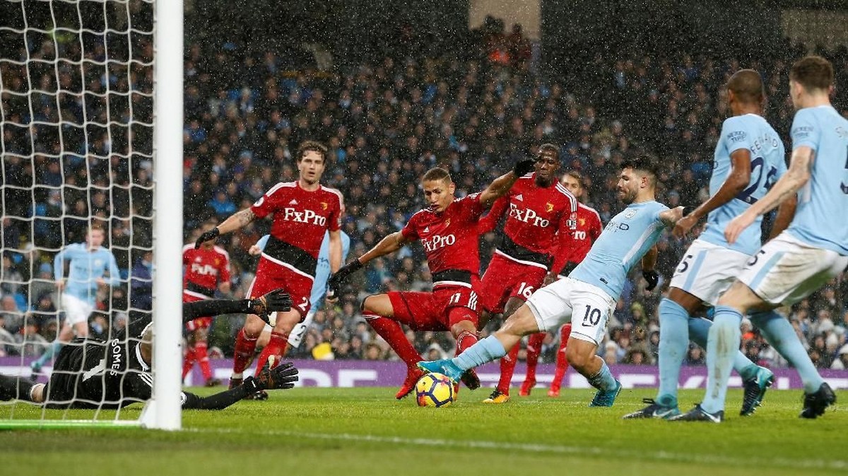 Sergio Aguero mencetak gol ketiga Manchester City (Andrew Yates/Reuters)