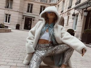 Diprediksi Jadi Tren, Artis Ramai-ramai Pose Seperti Ini di Instagram