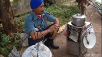 Kisah Penjual Kembang Tahu Berseragam Tentara di Jaktim yang Viral