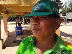Kata Petugas Kebersihan Pantai Kuta Soal Fenomena Sampah
