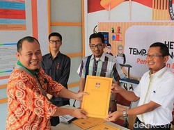 Tiga Kandidat Bacabup Tulungagung Ambil Formulir Pendaftaran