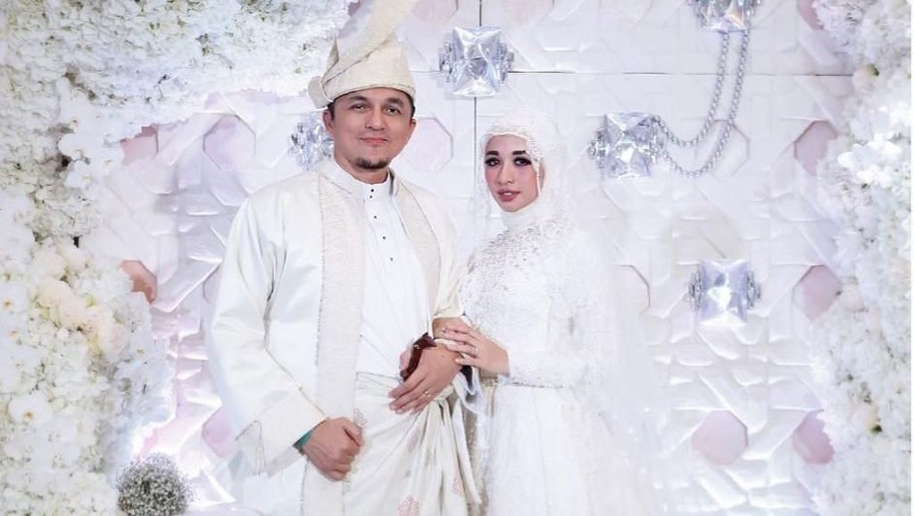 Bukan Selebriti, Suami-suami Artis Indonesia Ini Ganteng Banget Bukan Selebriti, Suami-suami Artis Indonesia Ini Ganteng Banget