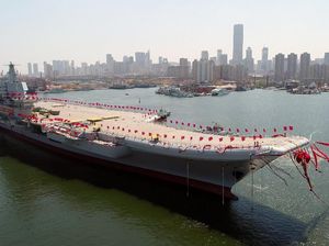 China Pamer Kapal Induk dan Pesawat Canggih
