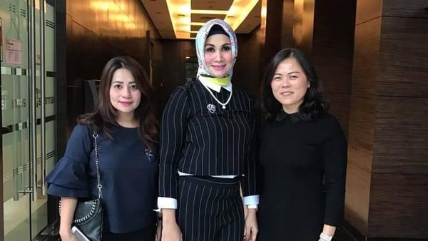 Foto: Gaya Glamour Istri Wakil Walikota Gorontalo yang Terciduk Pesta Sabu