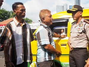 Taksi Online yang Langgar Aturan di Surabaya akan Ditindak Taksi Online yang Langgar Aturan di Surabaya akan Ditindak