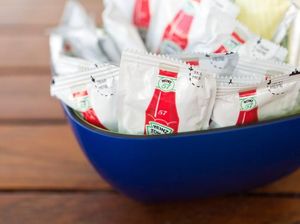 Waduh! Wanita Ini Menderita Radang Usus karena Menelan Sobekan Kemasan Saus Tomat