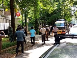 Ada Paket Mencurigakan, Tim Gegana Cek ke Rumah Dubes Myanmar