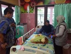 Bayi Ditemukan di Teras Warga Lamongan, Banyak yang Ingin Adopsi