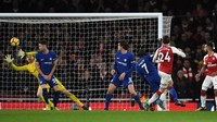 Namun, Arsenal selamat dari kekalahan setelah Hector Bellerin mencetak gol di menit kedua injury time. Foto: Dylan Martinez/Reuters