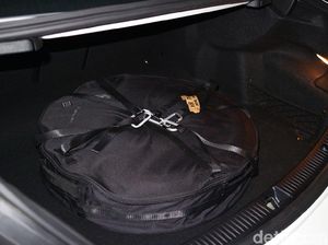 Kata Polisi Soal Ban Serep di Dalam Mobil