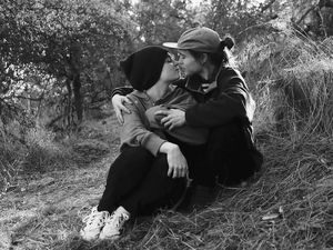 Resmi Menikah, Ini Kemesraan Ellen Page dan Emma Portner