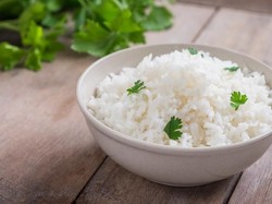 Dari Dulu Nasi Melulu? 6 Makanan Ini Bisa Jadi Penggantinya Lho!