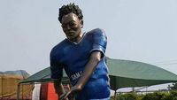 Patung Konyol Michael Essien Bikin Netizen Terpingkal