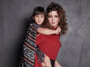 Foto: Adu Gaya 10 Mamah Muda Indonesia saat Pose Fierce Bersama Anak