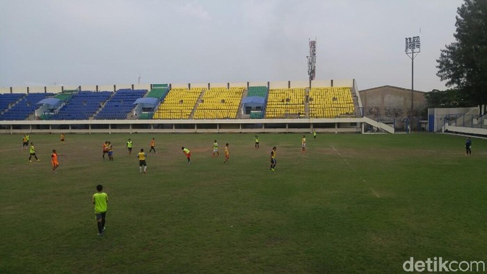 Kursi stadion Citarum di Semarang yang jadi viral.
