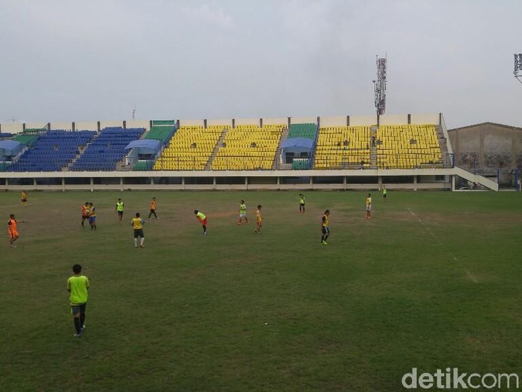 Shopee Liga 1 di Stadion Citarum, Suporter Nonton di TV Saja Shopee Liga 1 di Stadion Citarum, Suporter Nonton di TV Saja