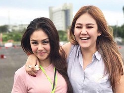Tangisan Bangga Sissy Priscillia untuk Vanesha