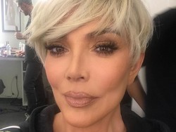 Kris Jenner Warnai Rambut Jadi Pirang, Jadi Terlihat Awet Muda