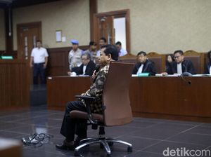 Bursa Ketua DPR, Novanto Sorongkan Bamsoet dan Aziz
