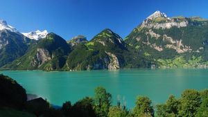 Jadi Rujukan Sandi Sulap Danau Sunter, Begini Potret Danau di Swiss