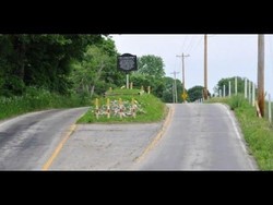 Seram! Kuburan Ini Ada di Tengah Jalan