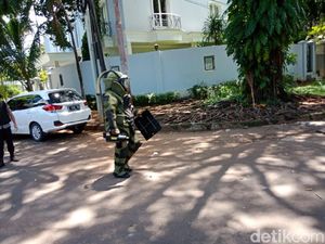 Berbaju Khusus, Gegana Cek Paket Mencurigakan di Rumah Dubes Myanmar