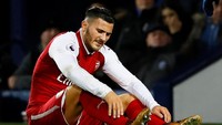 Selain Koscielny, ada juga Sead Kolasinac yang harus menepi dari skuat Arsenal. Dia mengalami cedera pergelangan kaki di laga melawan West Bromwich Albion pada malam tahun baru, diperkirakan baru akan kembali bermain pertengahan bulan ini. (Foto: Jason Cairnduff/Action Images via Reuters)