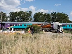 Kecelakaan Kereta di Afrika Selatan, 14 Orang Tewas