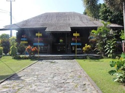 Mengenal Rumah Adat dari Kampung Halamannya Ahok