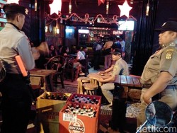 Razia Kafe di Prawirotaman Yogya, Petugas Sita Ribuan Botol Miras