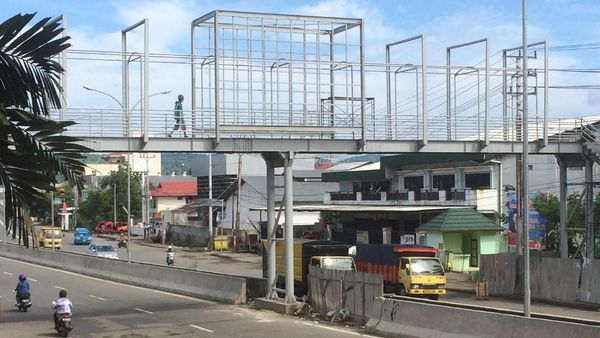 Ambon Akhirnya Punya Jembatan Penyeberangan Orang