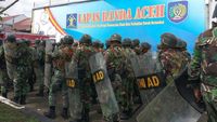 Foto: LP Aceh Mencekam! TNI-Polri Diterjunkan Redam Kerusuhan Napi