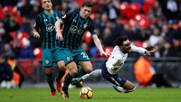 Selain Dembele, Spurs juga kudu merelakan Danny Rose untuk beberapa saat. Bek kiri ini mengalami cedera lutut dan sama seperti Dembele, belum ada perkiraan dia bisa kembali bermain. (Foto: Eddie Keogh/REUTERS)