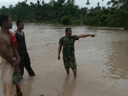 Banjir Kepung Aceh Utara, Puluhan Babinsa Disiagakan di Titik Rawan