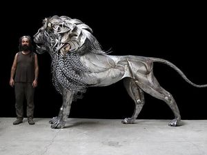 Terbuat dari Baja, Patung Singa Ini Seberat 312 Kilogram