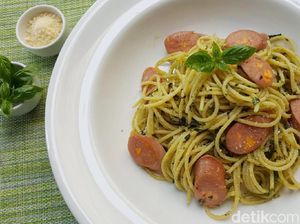 Resep Pasta: Pesto Spaghetti with Fiesta Cheese Sausage