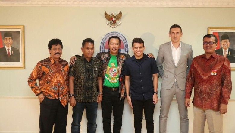 Menpora Temui Orang Tua dan Agen Egy Maulana Vikri Menpora Temui Orang Tua dan Agen Egy Maulana Vikri
