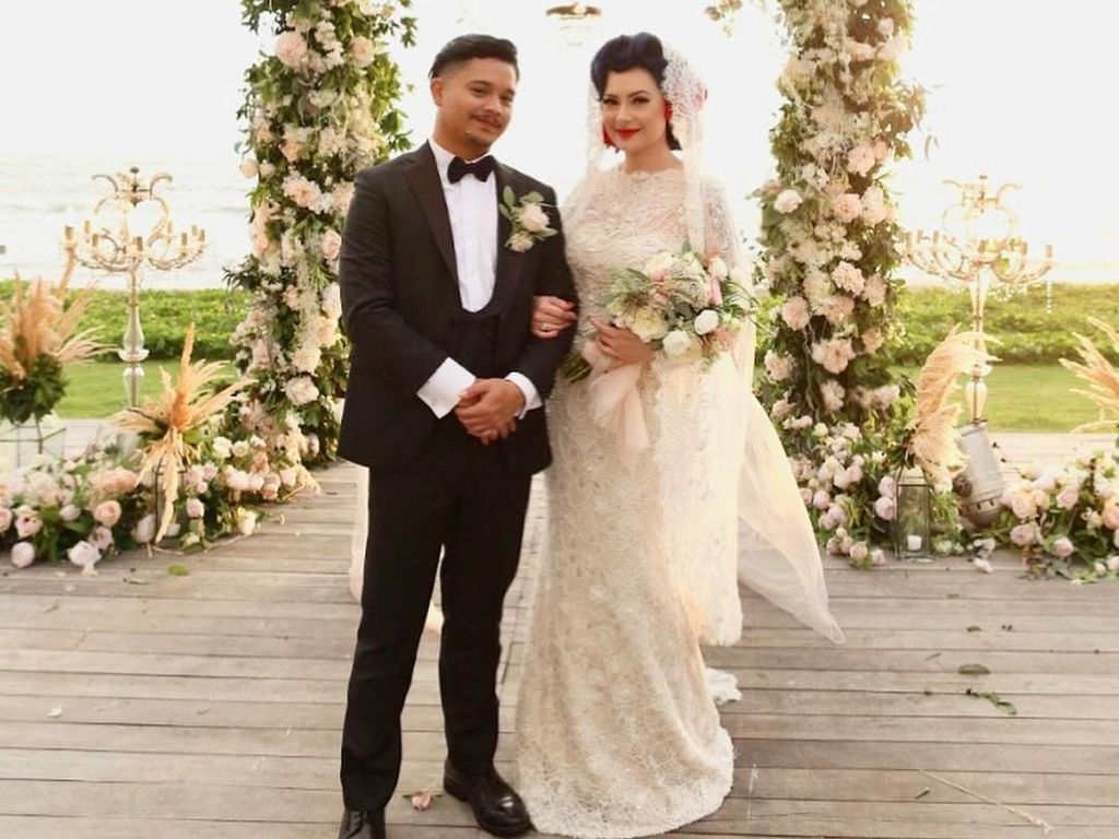 Derby Romero Kini Bisa Habiskan Waktu Berdua Bareng Istri Derby Romero Kini Bisa Habiskan Waktu Berdua Bareng Istri