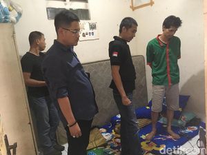 Polisi Geledah Rumah Tersangka Ganja 1,3 Ton di Tebet