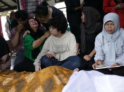 Yon Koeswoyo Punya Keinginan Lihat Anak Wisuda