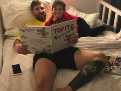 Gaya Kompak Messi dan Putranya Saat Beri Dukungan untuk Barca